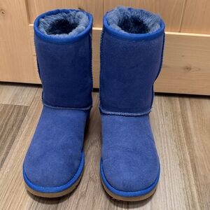 UGG classic short boots size 6.5 royal blue